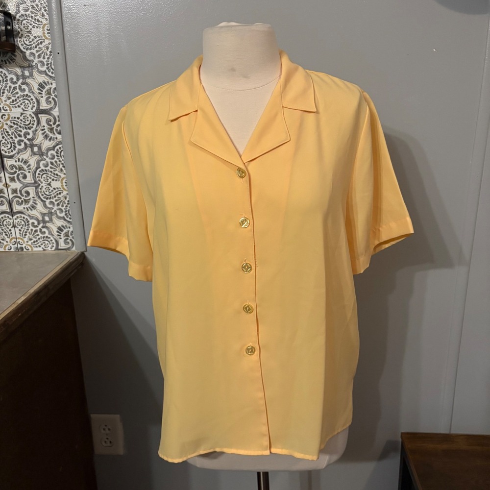 Sag Harbor Sunshine Yellow Button Down Short Sleeve Collared Shirt (Women's 16)